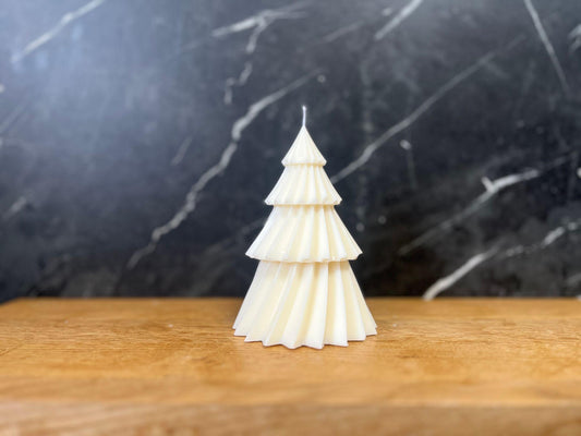 Handgemachte Duftkerze mit Christbaum Design