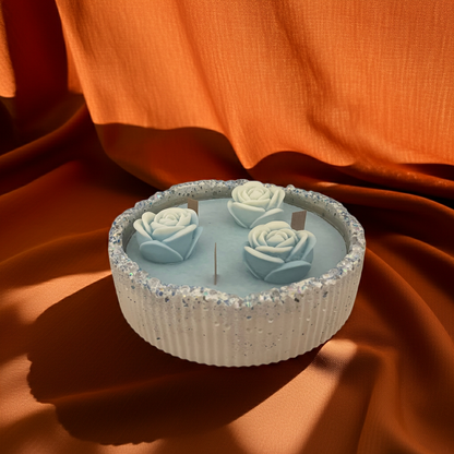 Handgemachte Sojawachskerze mit Rosen Deko