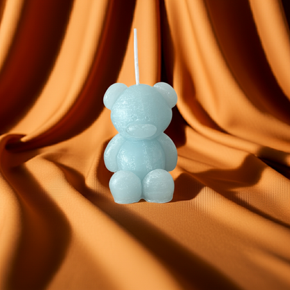 100% přírodní ručně vyrobená vonná svíčka s motivem medvídka s vůní levandule