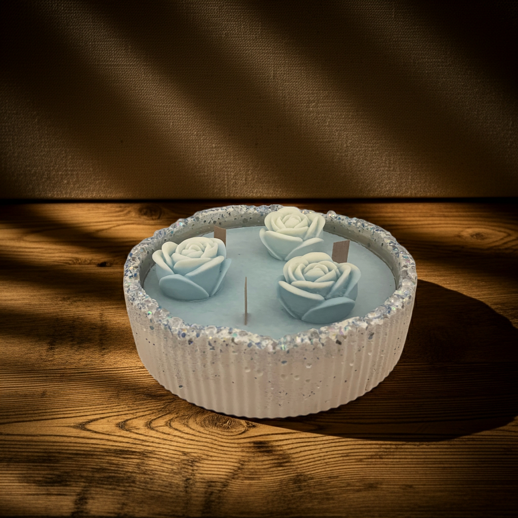 Handgemachte Sojawachskerze mit Rosen Deko